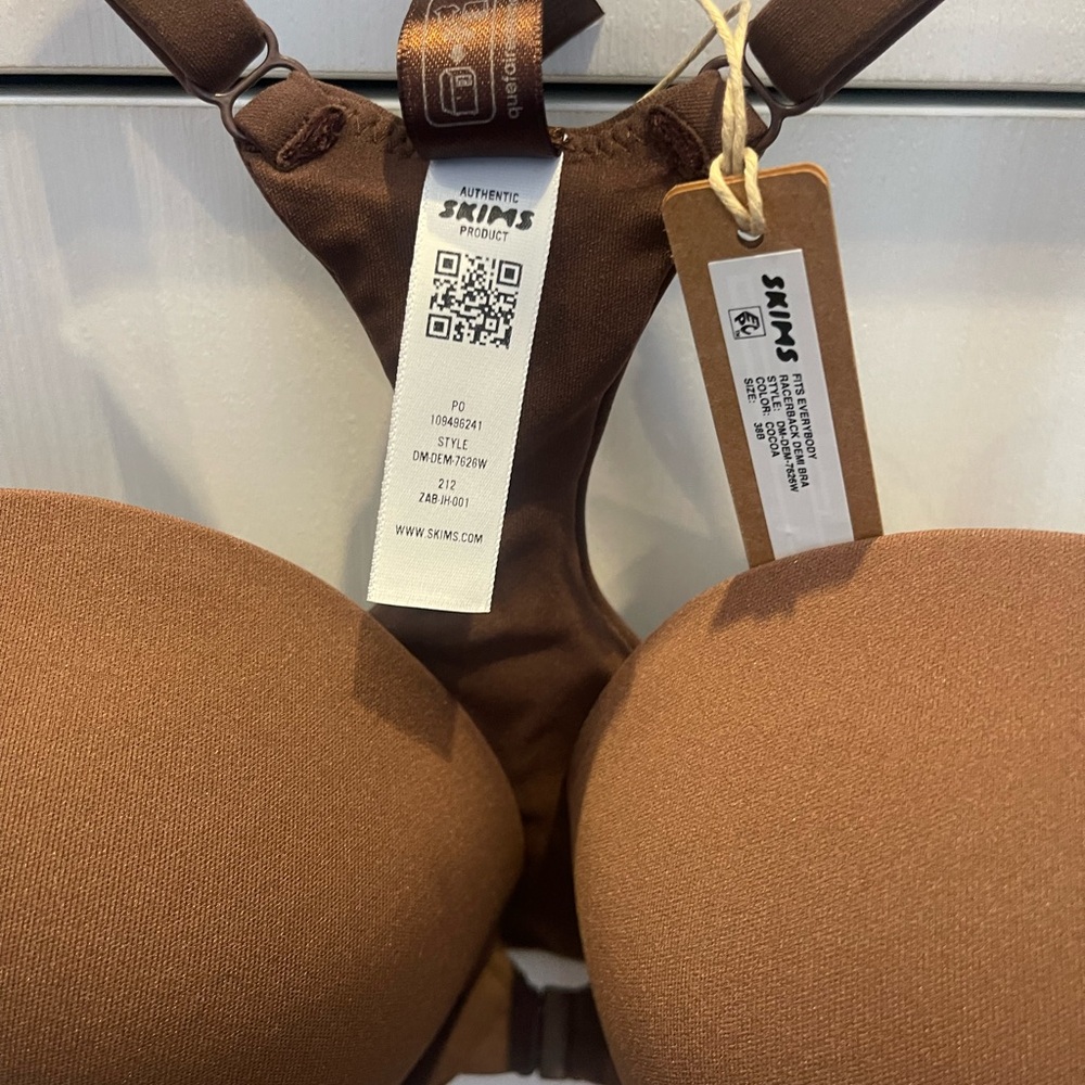 SKIMS Fits Everybody RACERBACK DEMI BRA 38B COCOA - Picture 4 of 8